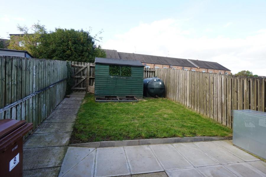 8 Glebe Crescent