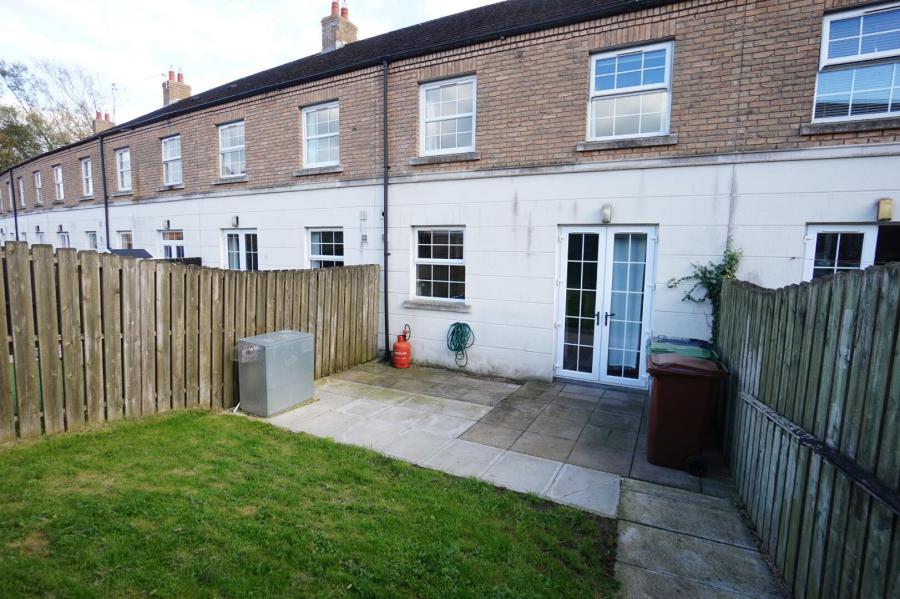 8 Glebe Crescent