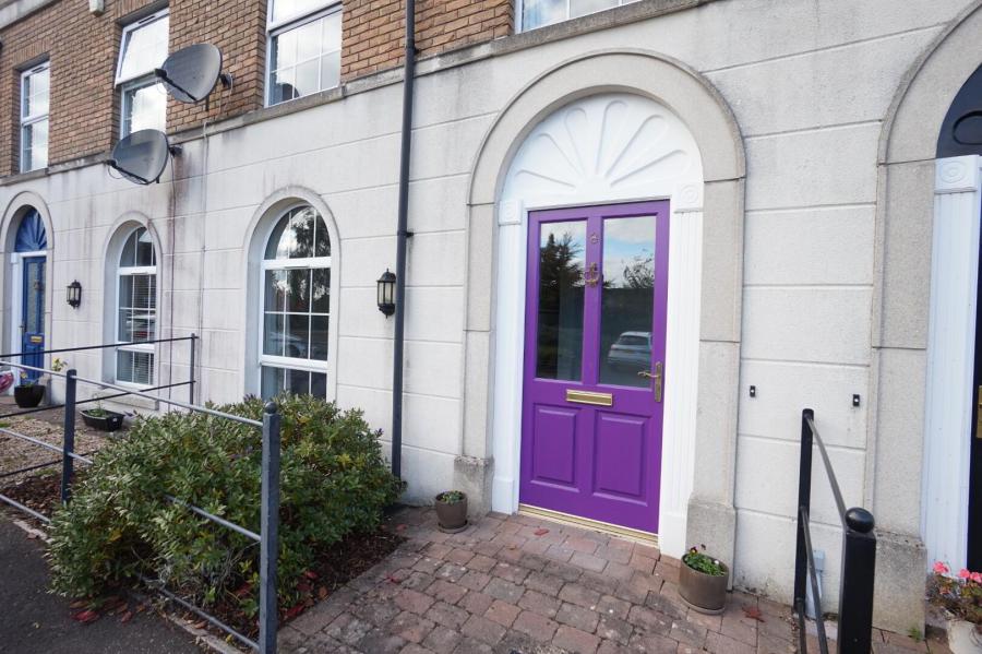 8 Glebe Crescent