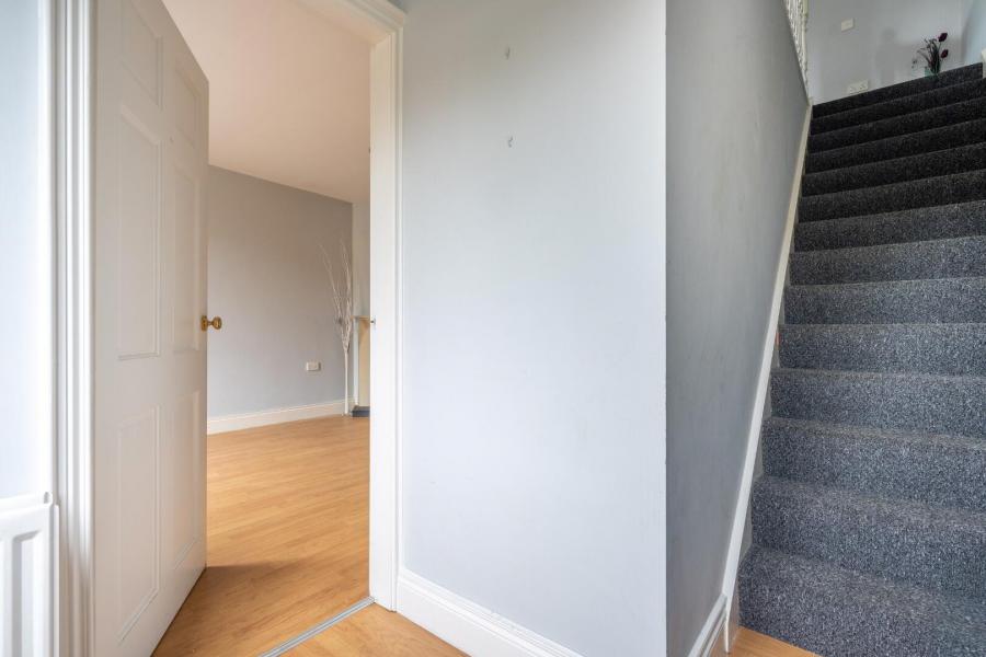 8 Glebe Crescent