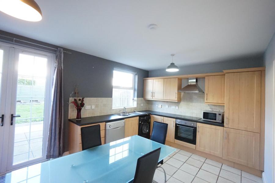 8 Glebe Crescent