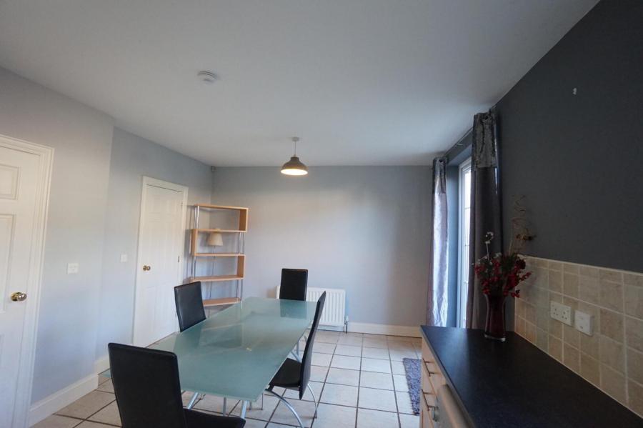 8 Glebe Crescent
