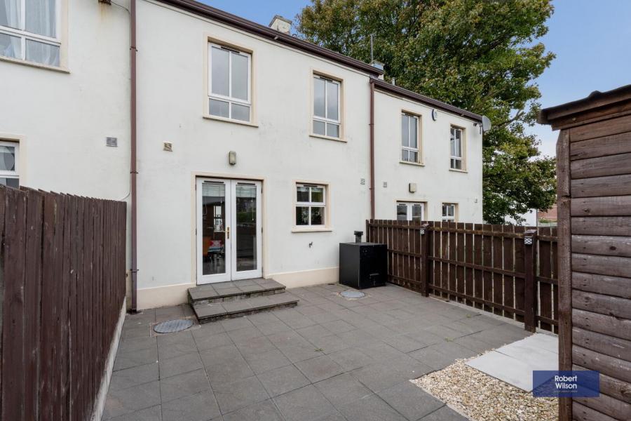 10 Village Court