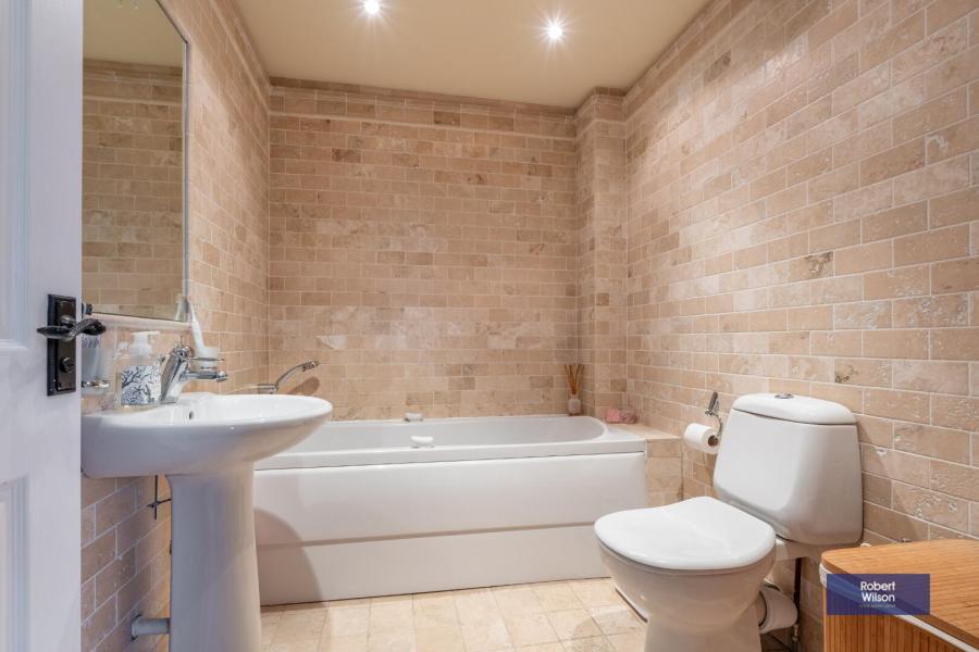 10 Rawdon Court Mews