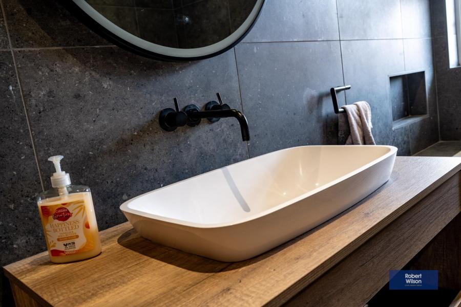 24 Limestone Meadows