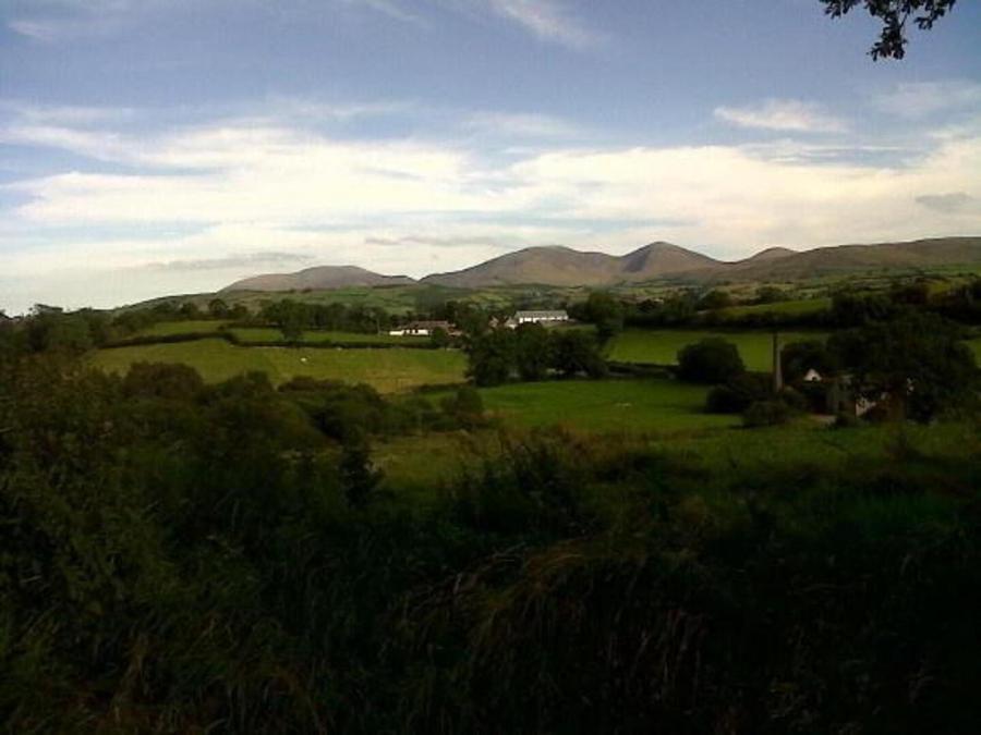 80 M NE Of, Laurelhill