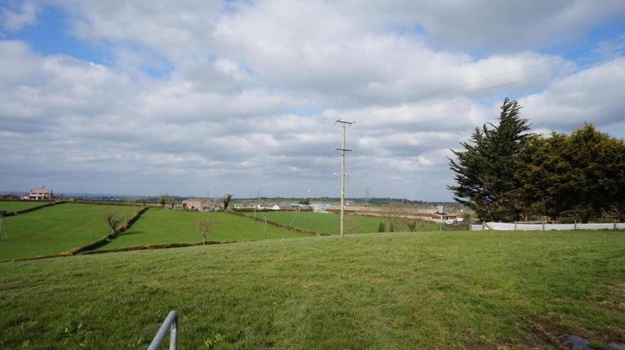 Approx 25m S Of, 22 Moorestown Road