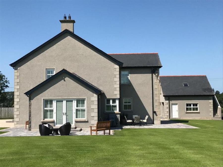 Laurel Hill Lodge, 3 Laurelhill Road