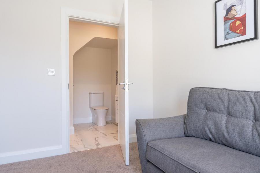 4, Glenavon Avenue