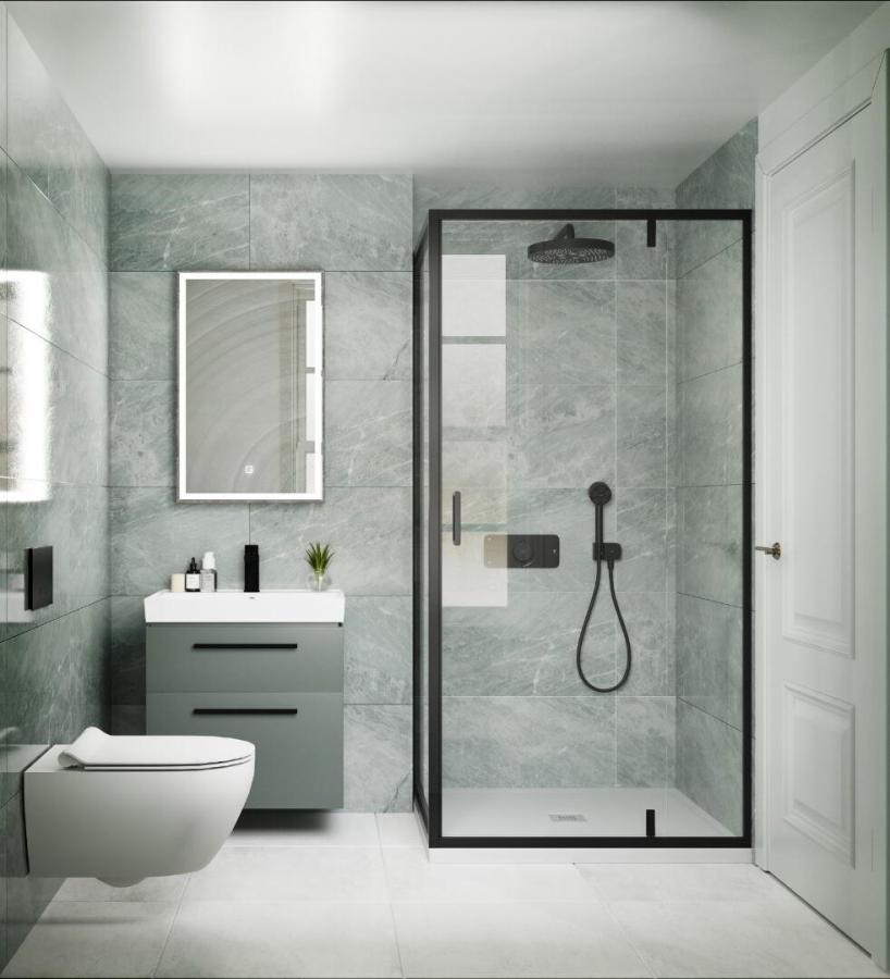 65, Wellington Park Road