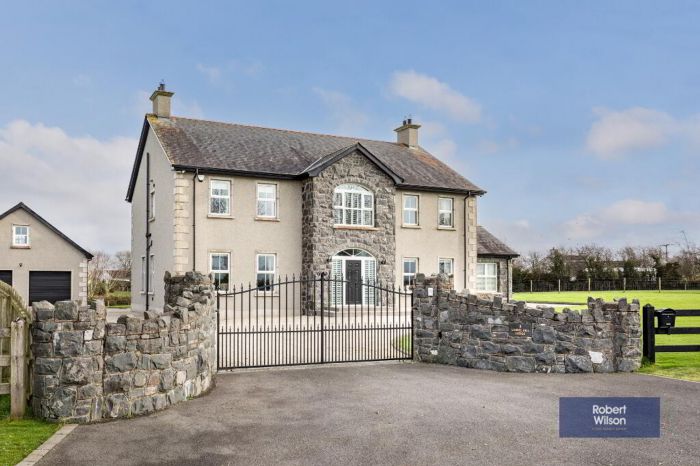 Laurel Hill Lodge, 3 Laurelhill Road, dromore, BT25 1JS