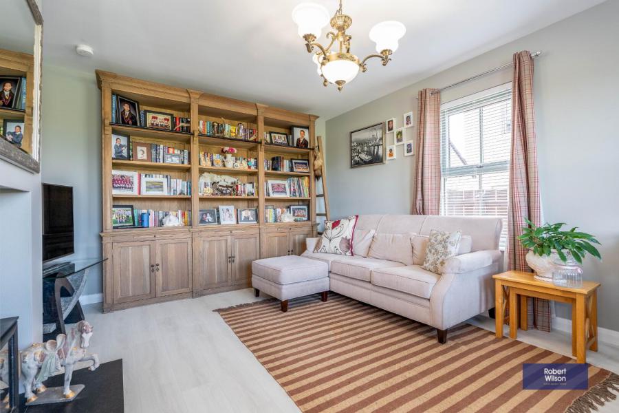 42 Blackthorn Manor