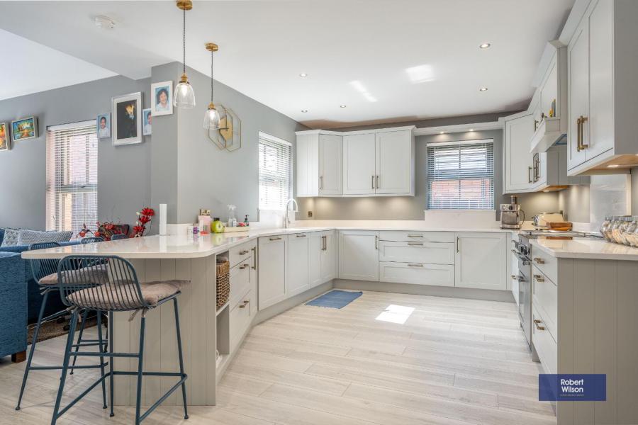 42 Blackthorn Manor