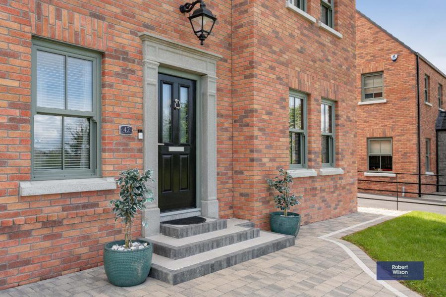 42 Blackthorn Manor