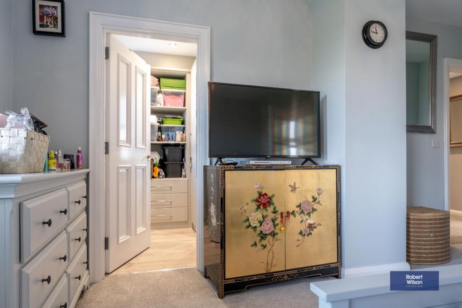 42 Blackthorn Manor
