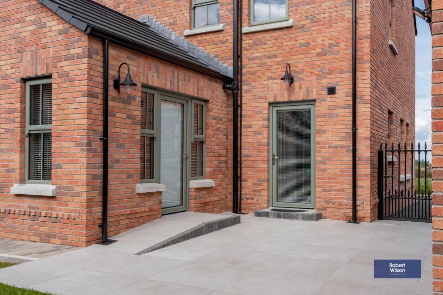 42 Blackthorn Manor