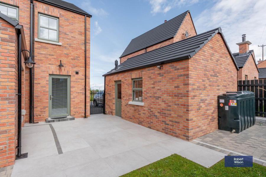 42 Blackthorn Manor