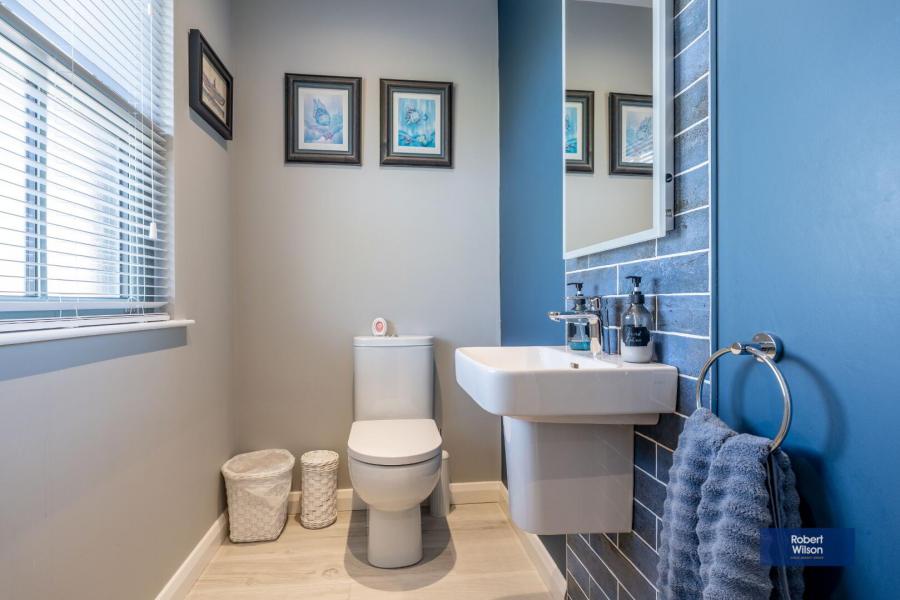 42 Blackthorn Manor