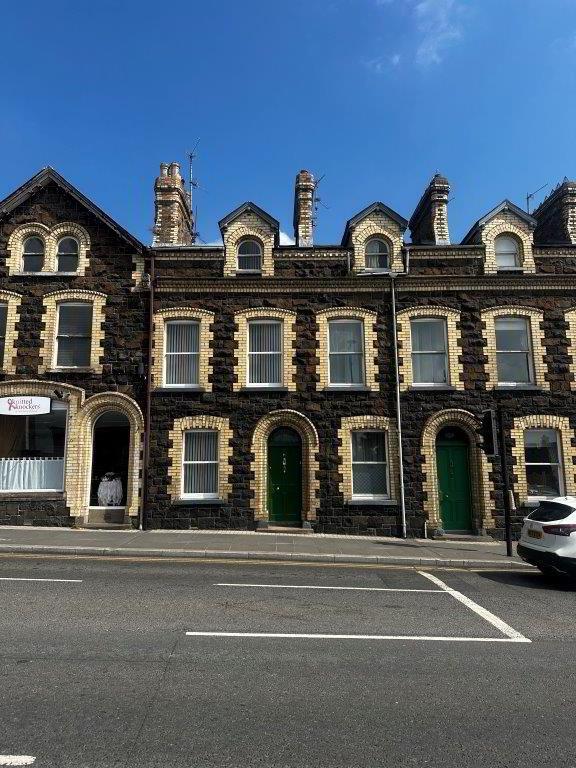 84 High Street