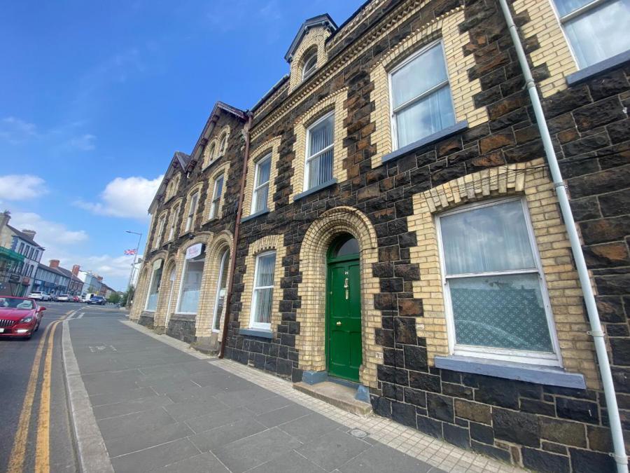 84 High Street