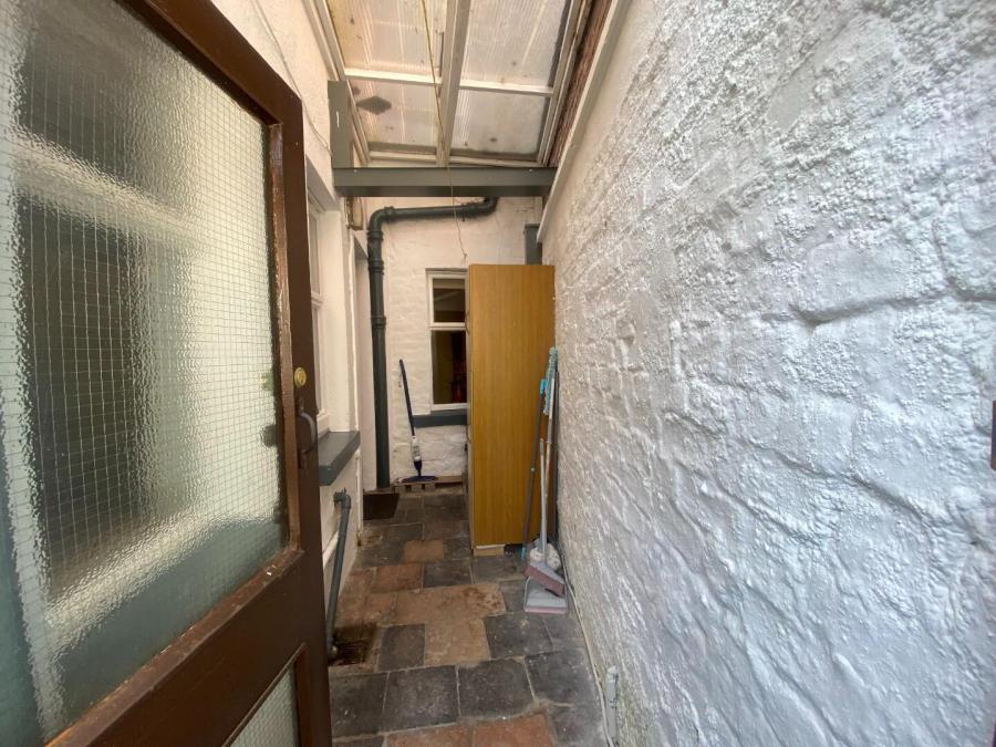 84 High Street