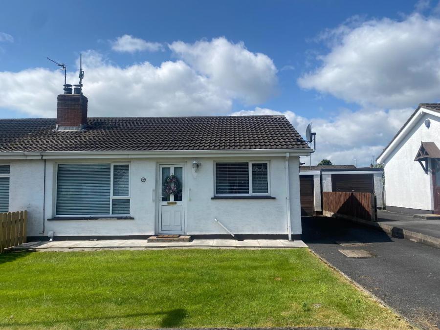 6 Pines Close