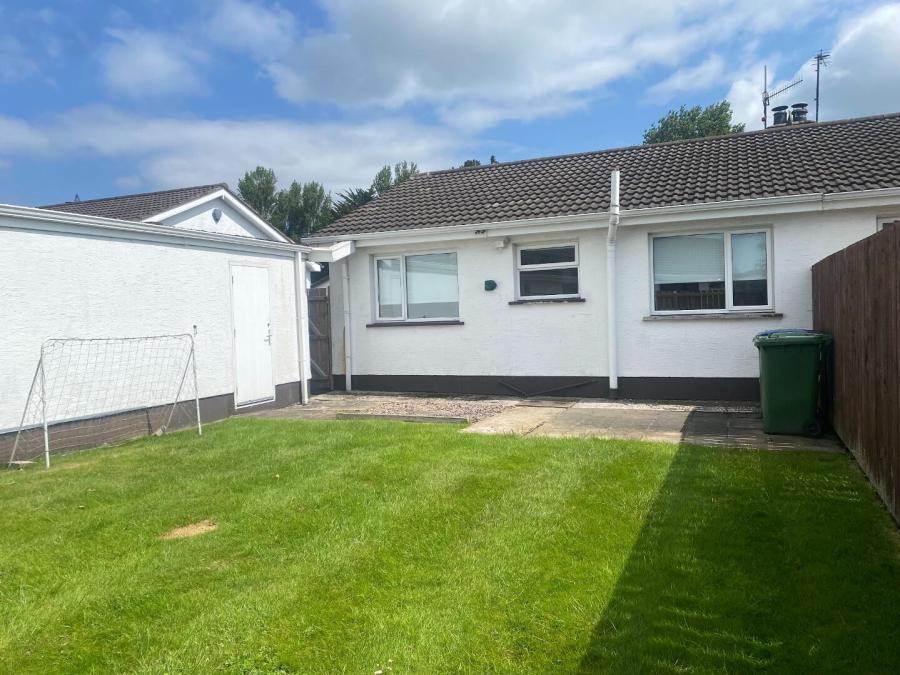 6 Pines Close