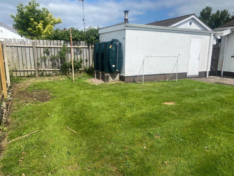 6 Pines Close