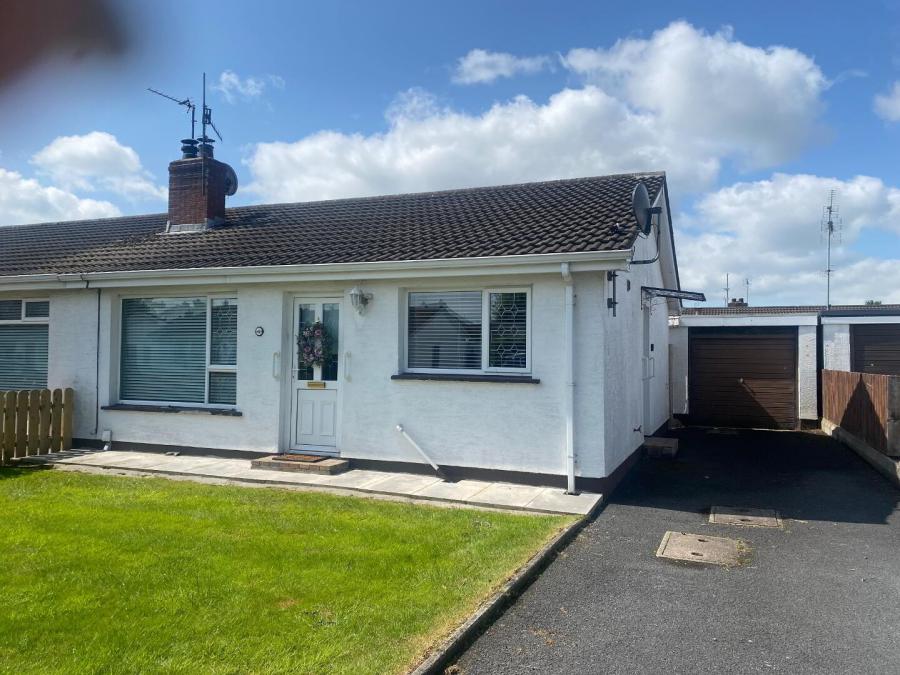 6 Pines Close