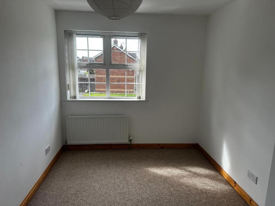 13 Oaktree Manor