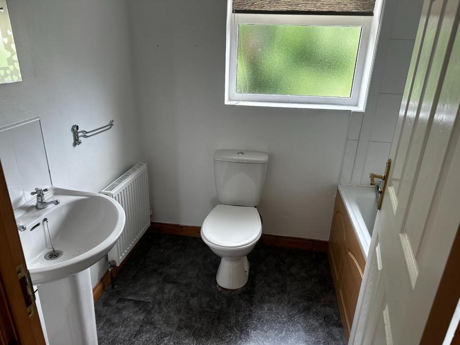 13 Oaktree Manor
