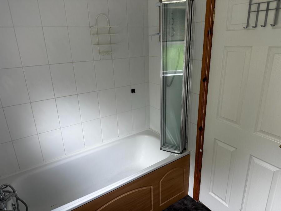 13 Oaktree Manor