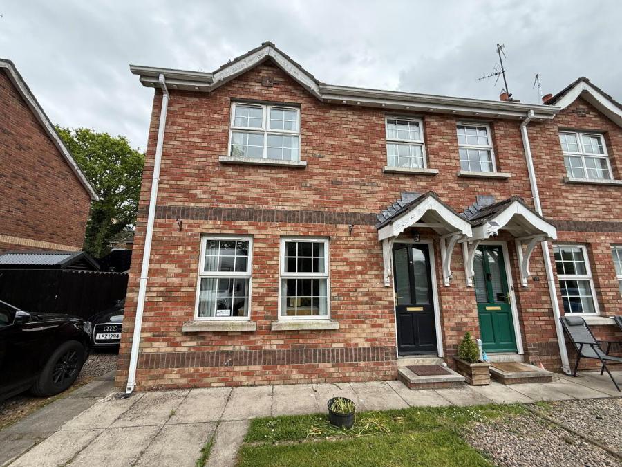 25 Oaktree Manor