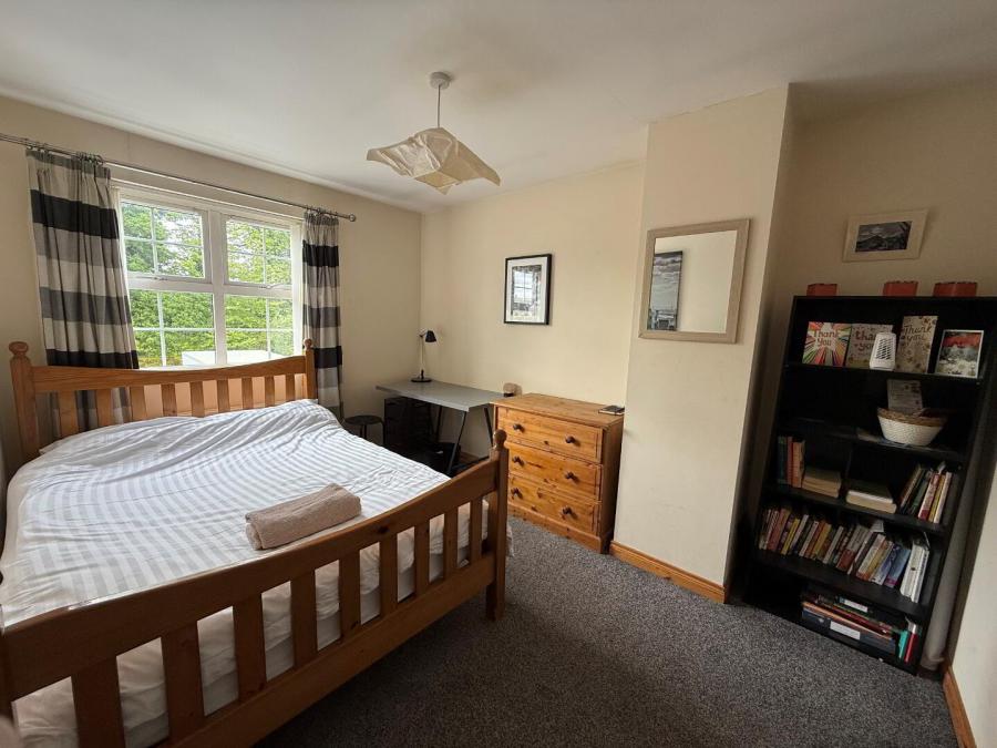 25 Oaktree Manor