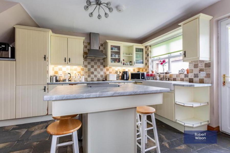 105 Monree Hill