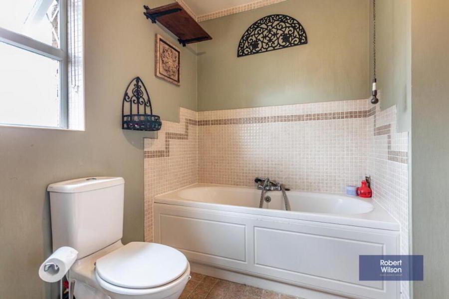 105 Monree Hill