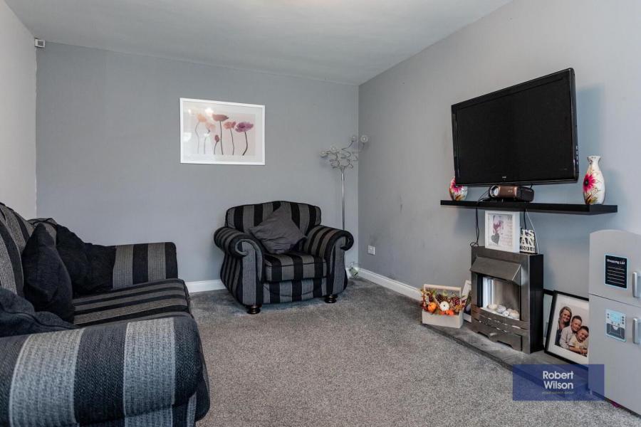 67 Larkfield Meadows