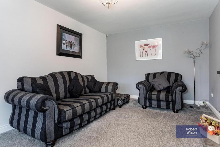 67 Larkfield Meadows
