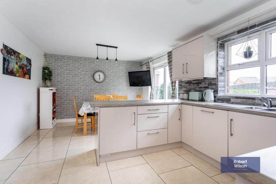 67 Larkfield Meadows