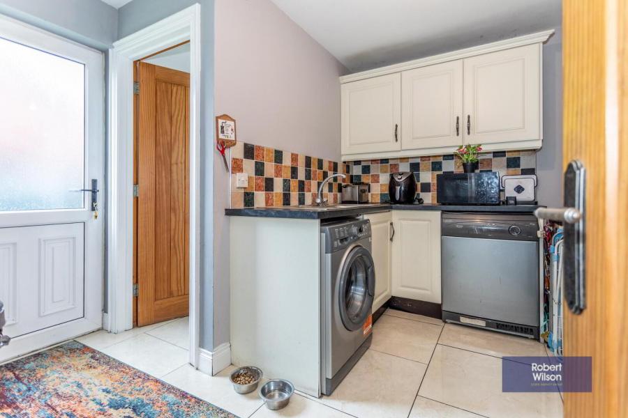 67 Larkfield Meadows