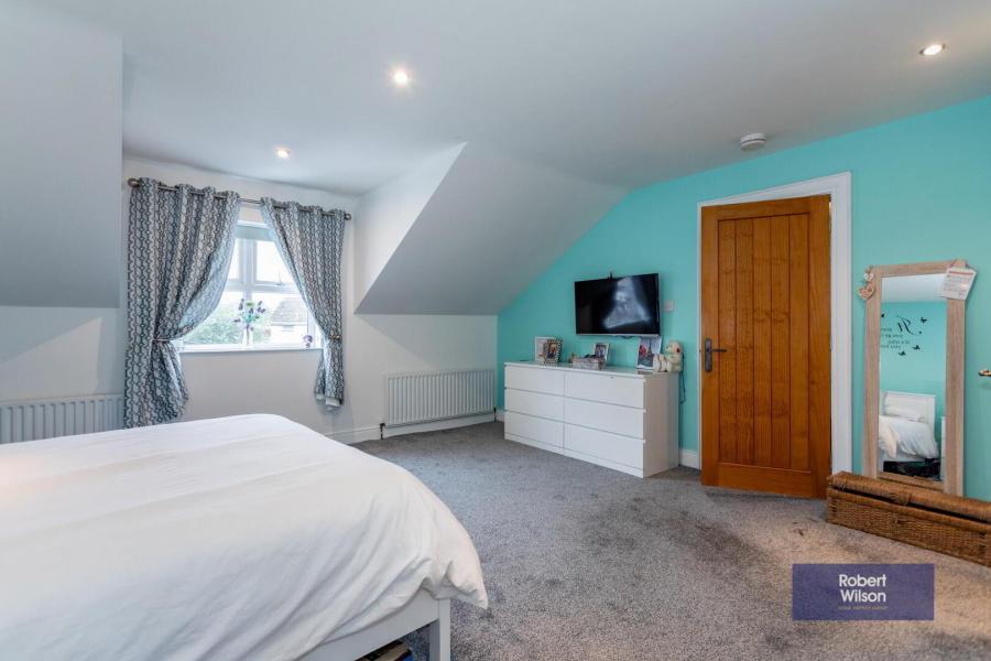 67 Larkfield Meadows