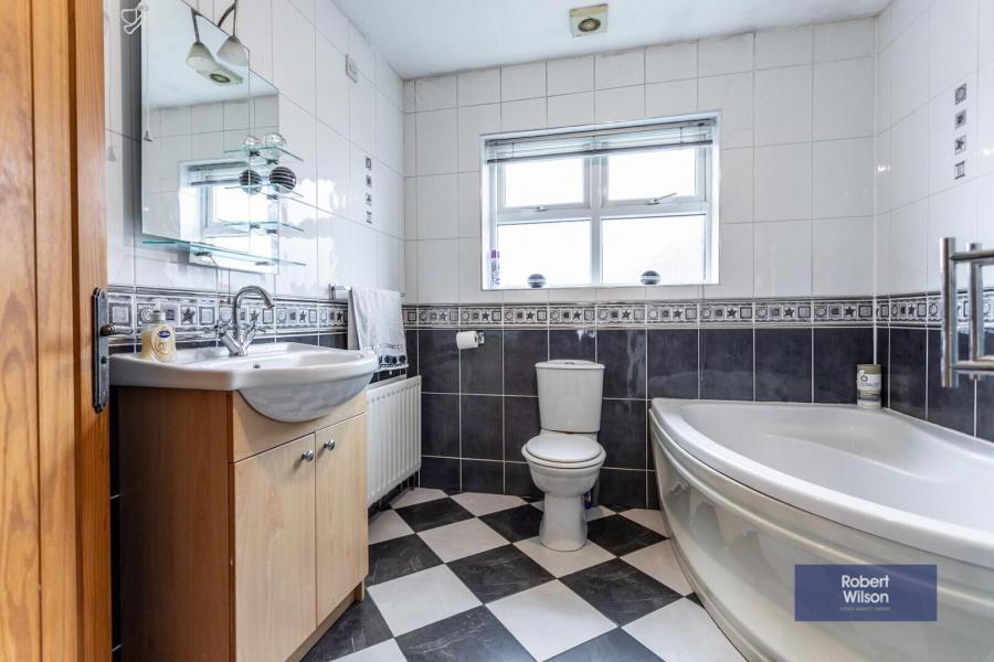67 Larkfield Meadows