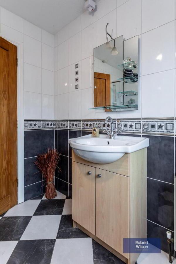 67 Larkfield Meadows