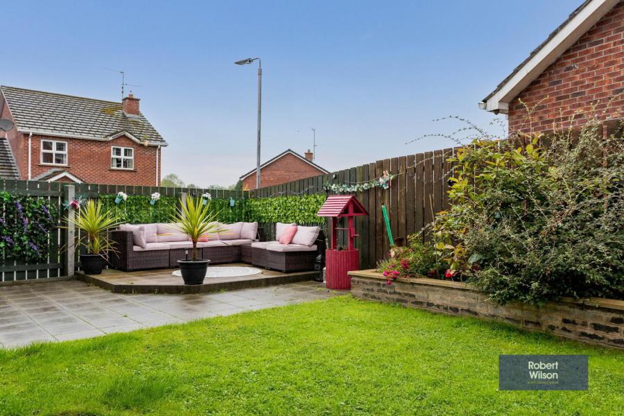 67 Larkfield Meadows