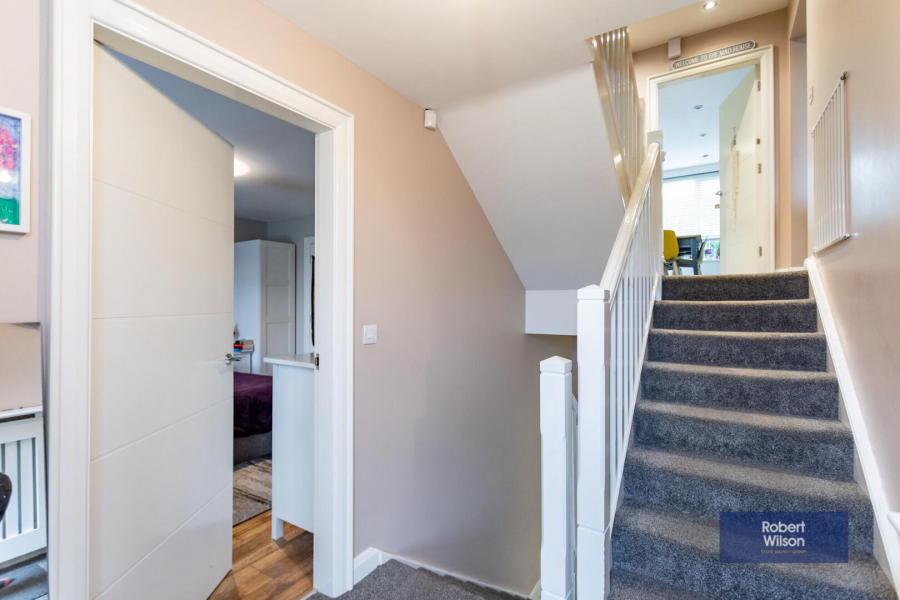 1 Damhill Gate