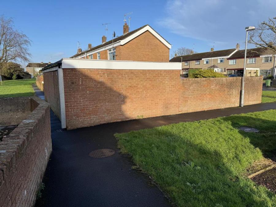 Garage At 56 Greenhill Park