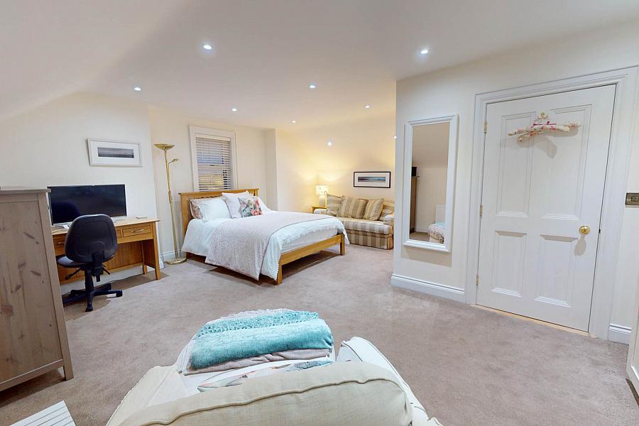 21 Darling St