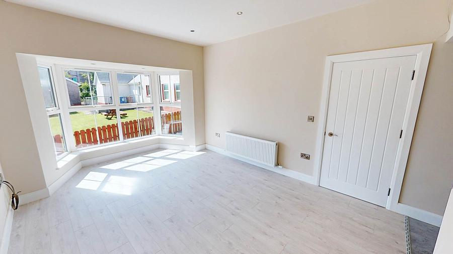 18a St Dympnas Road