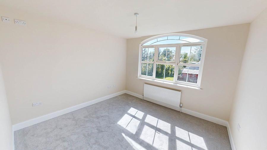 18a St Dympnas Road