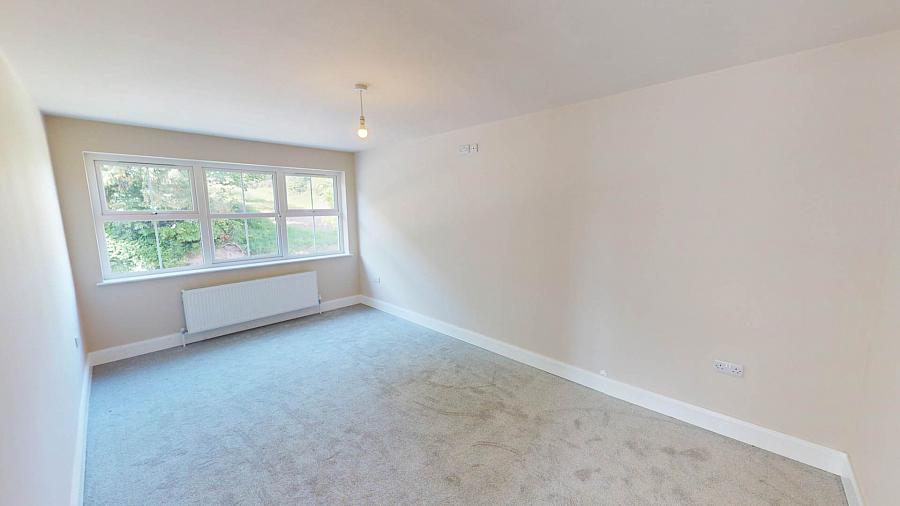 18a St Dympnas Road